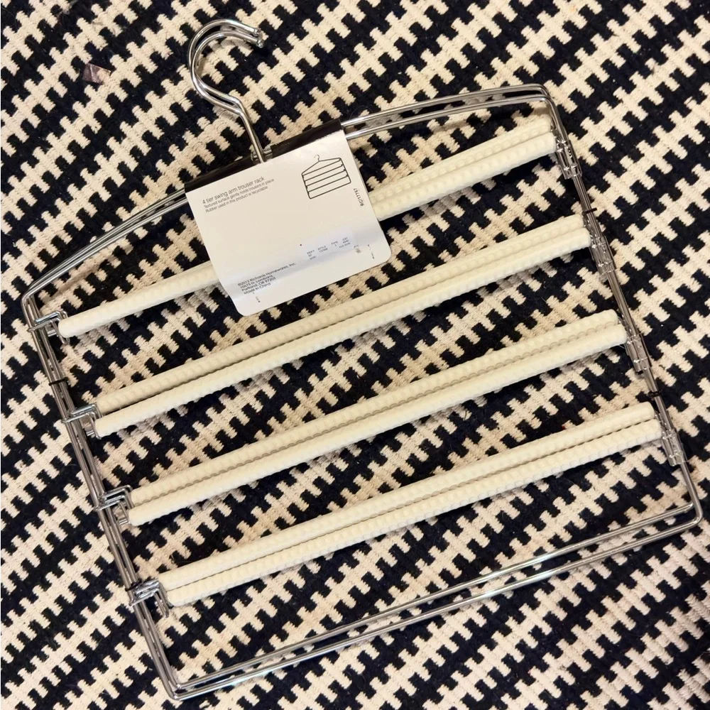 Richards set hangers